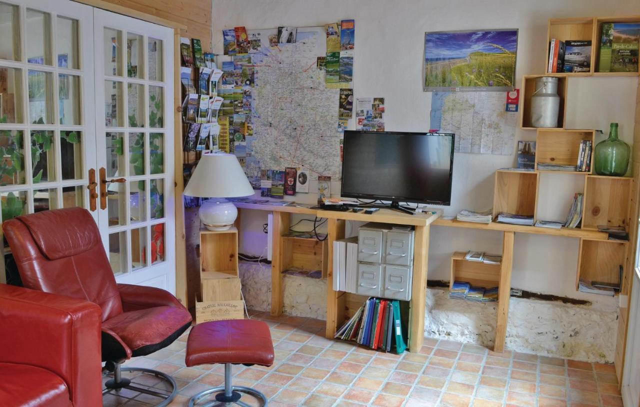 Gorgeous Home In Senlecques With Kitchen 외부 사진